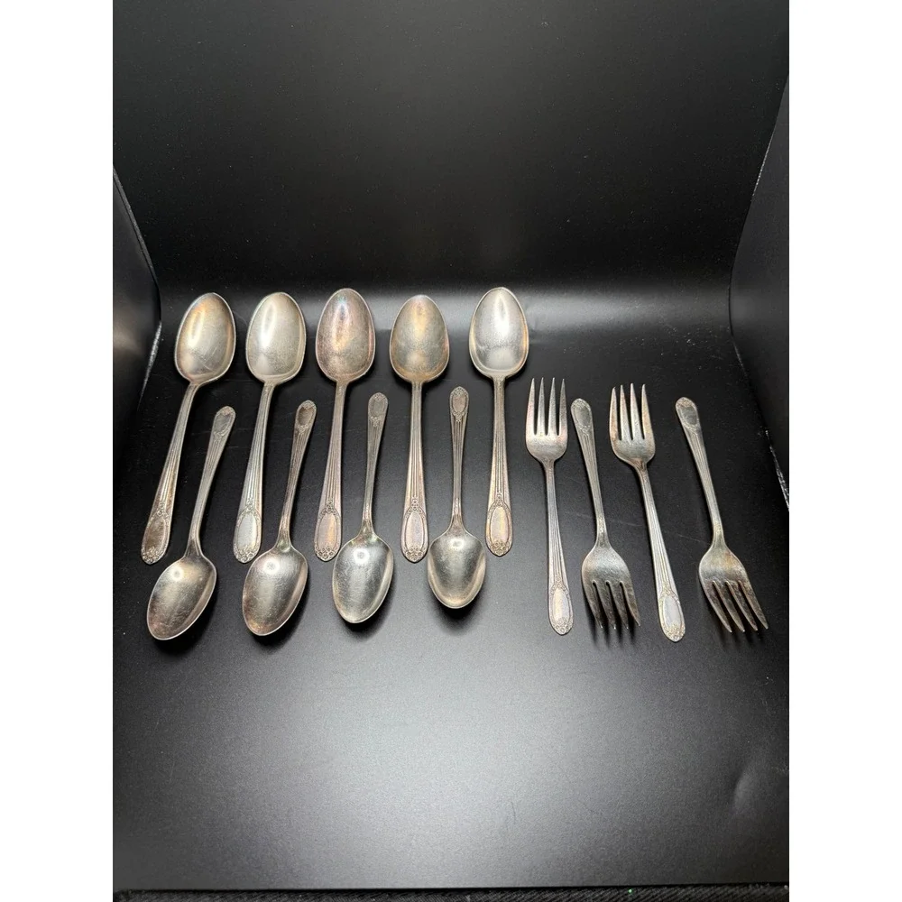Vtg Rogers & Bro. Silverware Set Spoons Forks Elegant Floral‎ Design